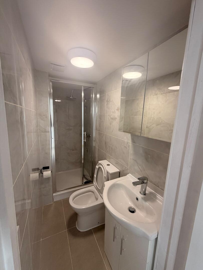 3 bed property in High Street, Waltham Cross